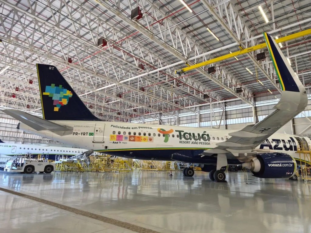 Avião adesivado da Azul. Foto: divulgação
